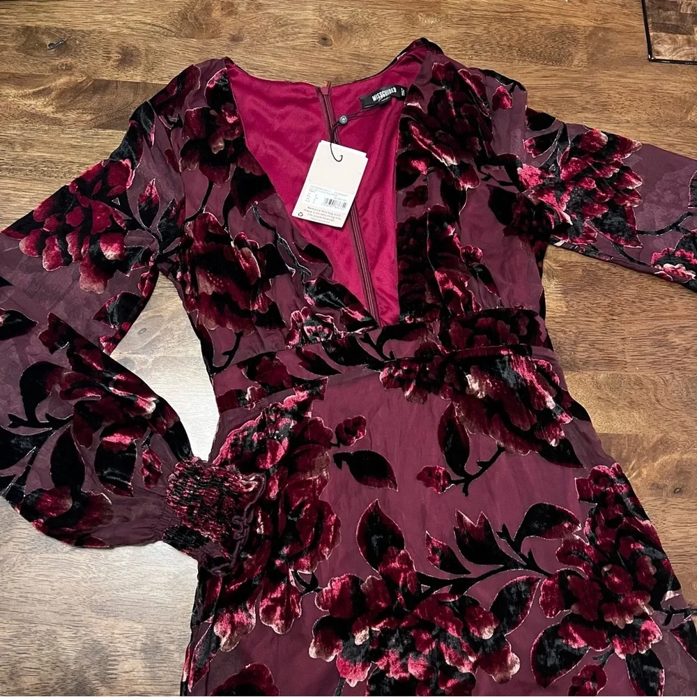 NWT Missguided Devore V Neck Tea Dress Floral Size 4 Red Ruffle Plunge - Picture 2 of 16